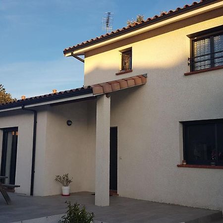 Grande chambre privée avec salle de bain et WC Labarthe-sur-Leze Exterior foto